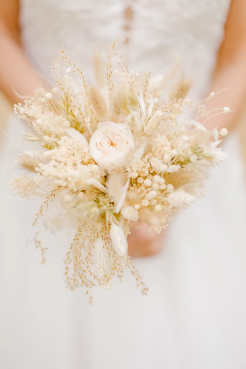 jaune composition florale rose gris orange